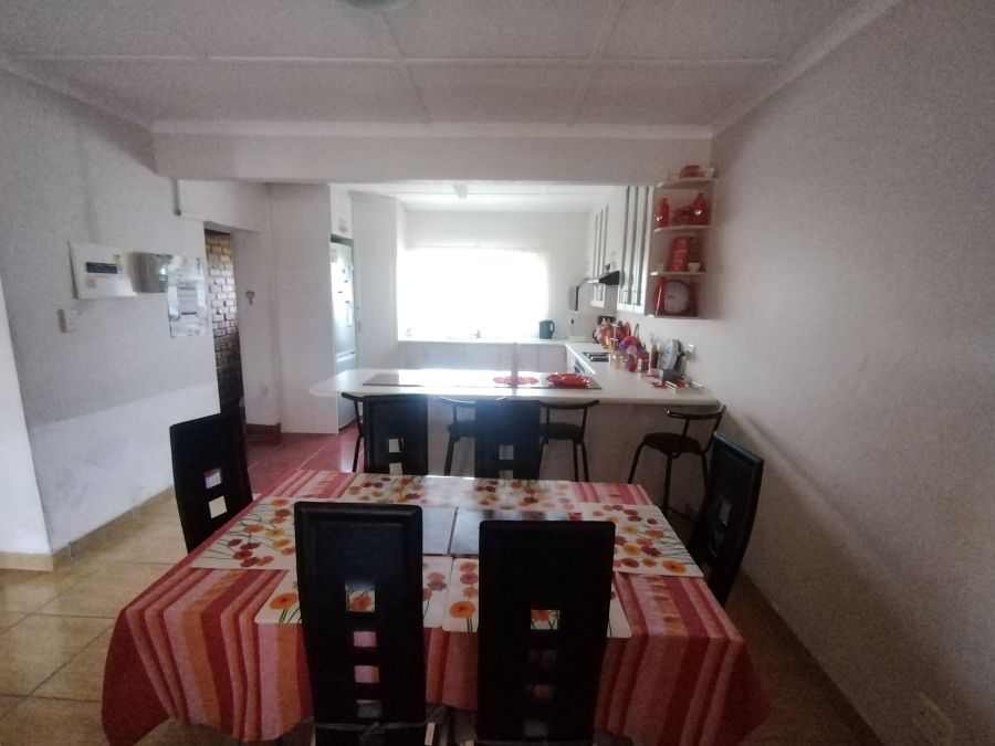 6 Bedroom Property for Sale in Kruisfontein Eastern Cape